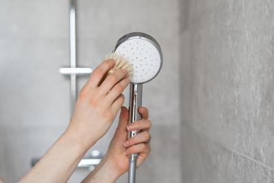 Comment nettoyer un pommeau de douche ?